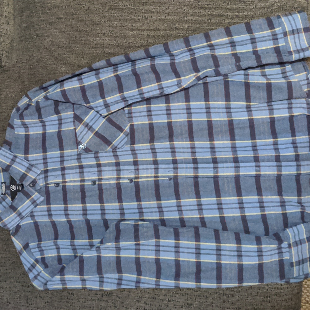 Volcom size large blue flannel